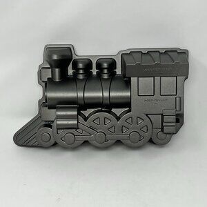 Nordic Ware train Locomotive cake pan 9 cups